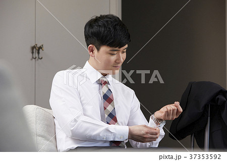 男 男性 男の子 37353592