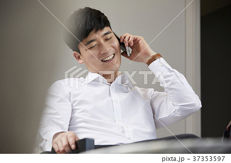 笑顔 微笑 微笑み 37353597