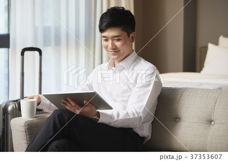 笑顔 微笑 微笑み 37353607