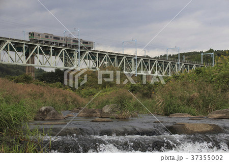 黒川鉄橋を渡る東北本線701系 黒川鉄橋を渡る東北本線701系 37355002