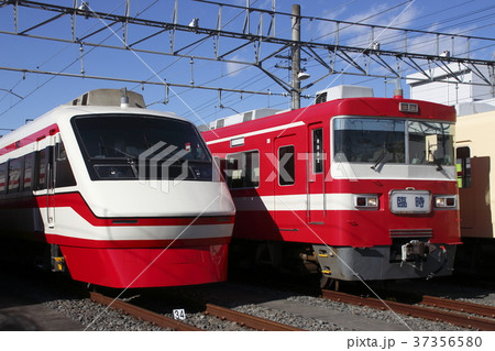 新旧の東武特急りょうもう号 新旧の東武特急りょうもう号 37356580
