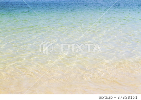 Beautiful beach 37358151