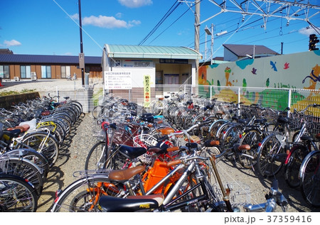 駅前の自転車置場 駅前の自転車置場 37359416
