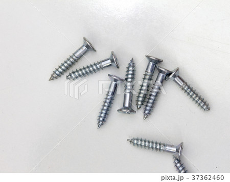 Close-up on screws, metal screws, iron screws 37362460