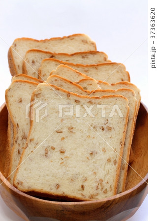 ライ麦入り食パン ライ麦入り食パン 37363620