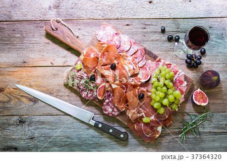 Traditional Spanish ham 37364320