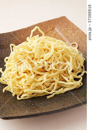 ラーメンの生麺 37366616