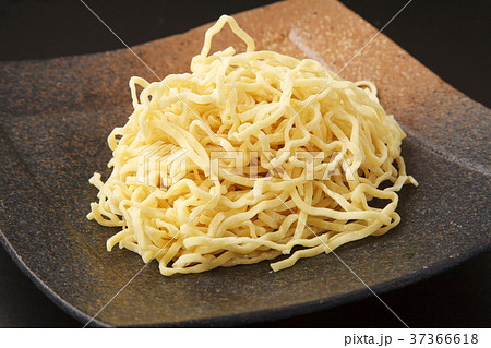 ラーメンの生麺 37366618