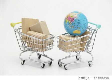 ショッピングカートと地球 ショッピングカートと地球 37366890