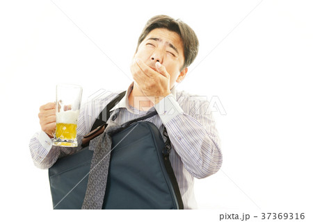 酔った男性 酔った男性 37369316