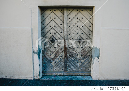 old door wood texture 37378103