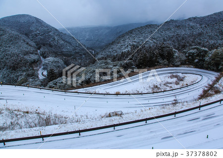 雲仙雪景色 千々石から雲仙への道(県道128号) 雲仙雪景色 千々石から雲仙への道(県道128号) 37378802