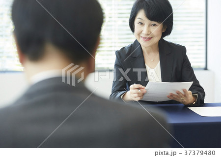 ビジネス　面接　雇用 37379480