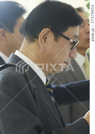 雇用を探すシニア男性　就活 37379653
