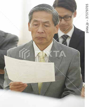 雇用　求人　相談窓口　順番待ち 37379705