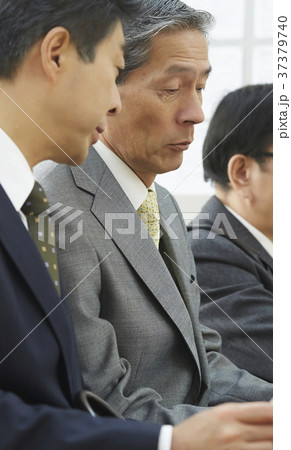 雇用　求人　相談窓口　順番待ち 37379740