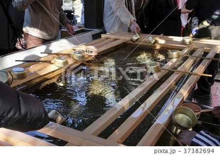 神社の手水 37382694