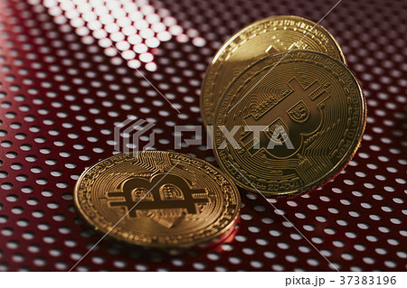 Bitcoin 金貨 仮想通貨 ゴールド 赤 アルミ パンチ 37383196