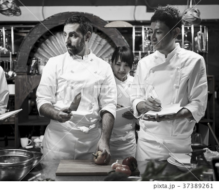 シェフの修行風景 37389261
