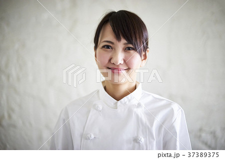 シェフ　ポートレート　女性 37389375