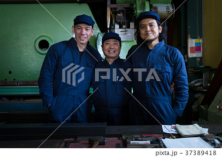 町工場　外国人労働者 37389418