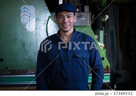 町工場　外国人労働者 37389532