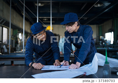 町工場　外国人労働者 37389703