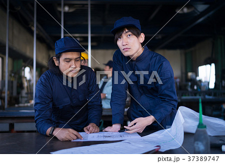 町工場　外国人労働者 37389747