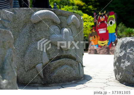 鬼の机 コンクリートの机 37391305