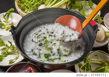山菜粥 七草粥 Wild grass porridge Japanese food 山菜粥 七草粥 Wild grass porridge Japanese food 37395771