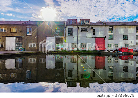 Old architecture on the Regents Canal 37396679