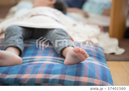 3 years old 37401560