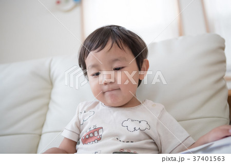 3 years old 37401563