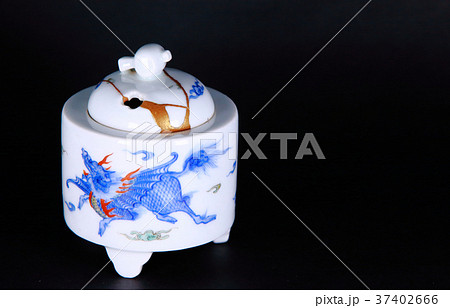 鍋島焼の香炉 37402666