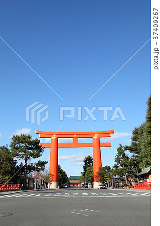 平安神宮の大鳥居 37409267