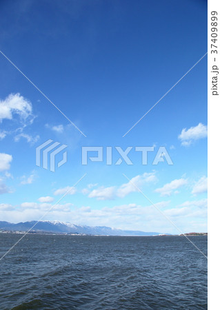冬晴れの琵琶湖 37409899