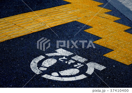 道路標示 道路標示 37410400