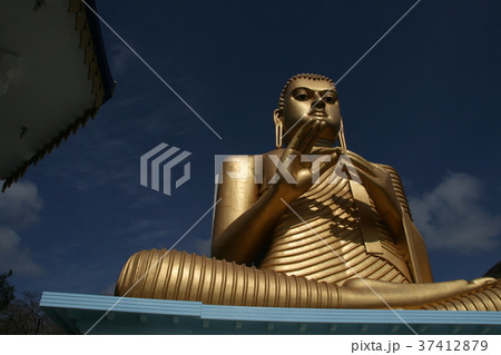 スリランカのダンブッラ石窟寺院 37412879