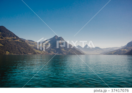 lucerne lake vierwaldstaettersee switzerland 37417076