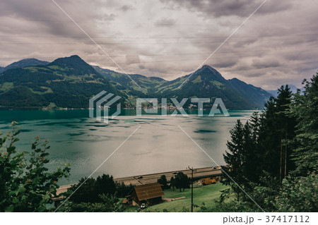 lucerne lake vierwaldstaettersee switzerland 37417112