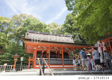 全国に3万社ある身近な神社「お稲荷さん」の総本宮「伏見稲荷大社」稲荷信仰の原点が稲荷山で全体が神域 全国に3万社ある身近な神社「お稲荷さん」の総本宮「伏見稲荷大社」稲荷信仰の原点が稲荷山で全体が神域 37418514