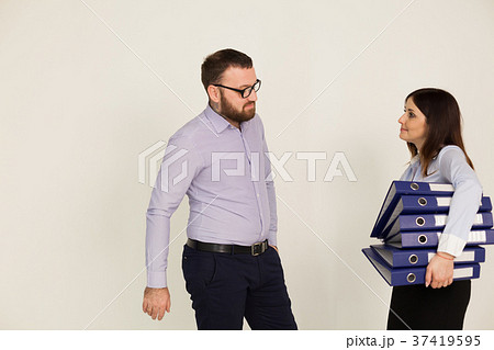 Coaching tasking boss and woman 37419595