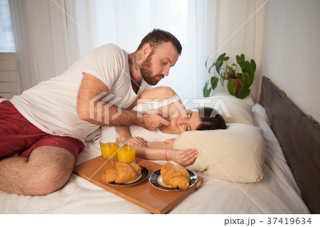guy with girl, wake up in the morning in the guy with girl, wake up in the morning in the 37419634