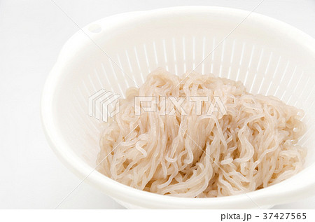 しらたき しらたき 37427565