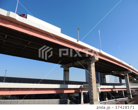 首都高速道路鹿浜インター 37428571