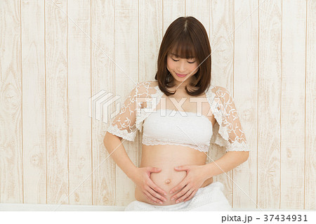 マタニティー　妊婦　20代 37434931