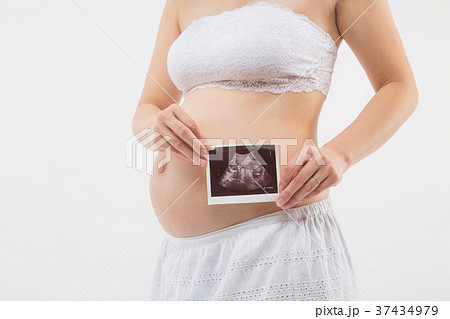 マタニティー　妊婦　20代 37434979