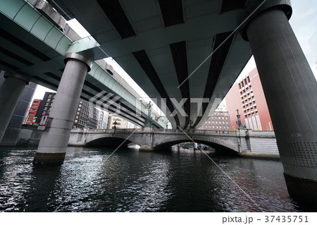 日本の東京都市景観「日本橋川にかかる日本橋」 37435751