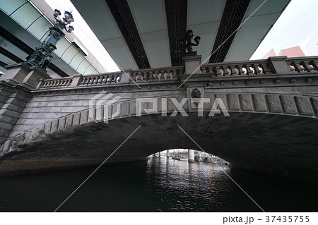 日本の東京都市景観「日本橋川にかかる日本橋」 37435755