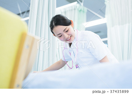 若い女性、看護師、病院、専門学校 37435899